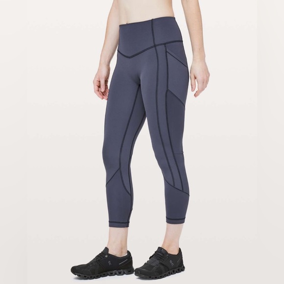 Lululemon All the Right Places 23”, Size 8, EUC, No front seam! - Picture 1 of 10